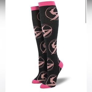 Women's Santa Cruz Waves Knee-High
Socks. Charcoal gray and pink. Size 9-11. NWT